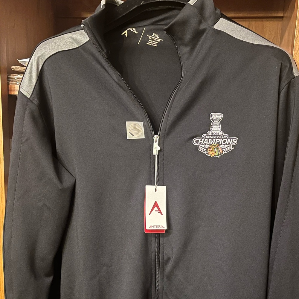 Antigua Chicago Blackhawks Zip Up 2010 Stanley Cup Jacket XXL
